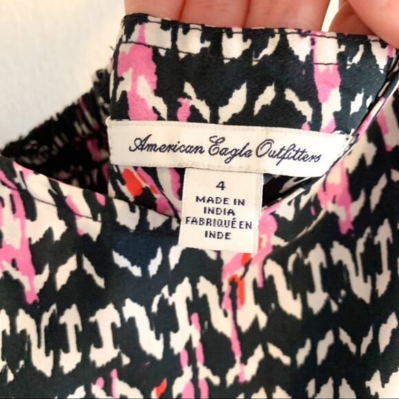 💗 3/$10 💗 American Eagle Aztec Print Mini Dress Black White Pink Size 4 - Picture 9 of 10